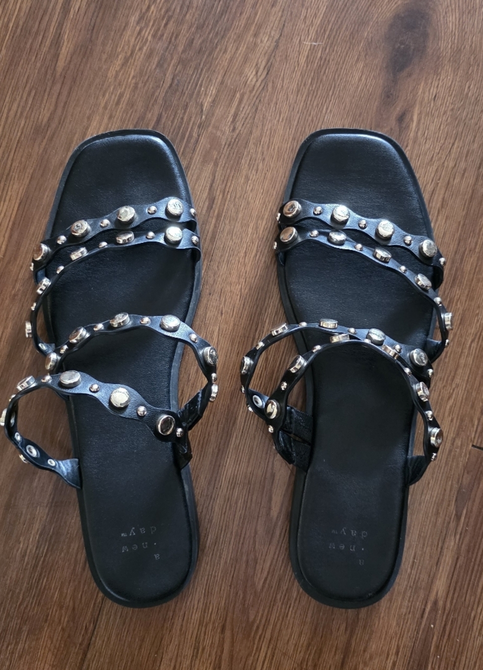 Pre Owned Black Studded Strappy Women's Sandals Size 9